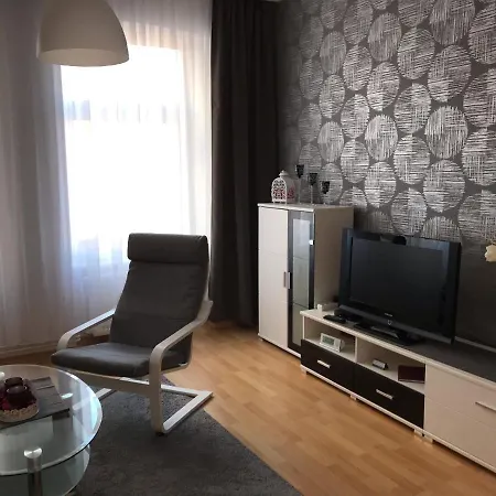 Am Schlossparkcenter شفيرين